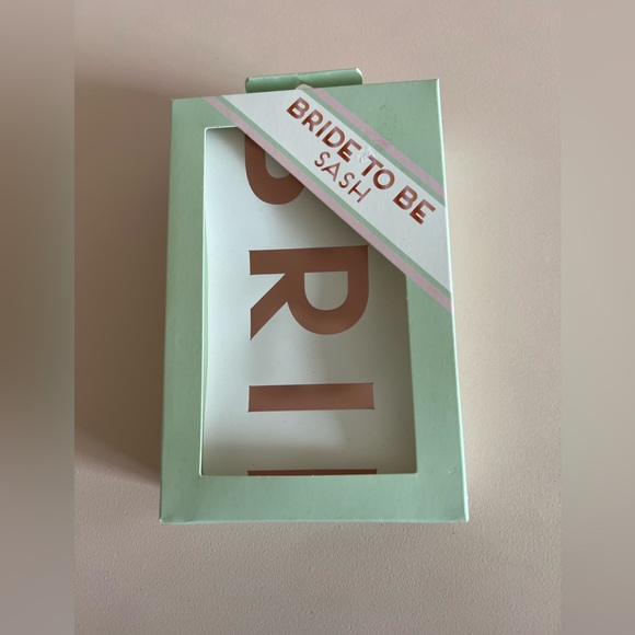 Bride To Be Bundle - Picture 4 of 5